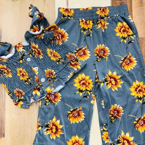 Baileys Blossoms sunflower mom + me bundle L/2T - Picture 9 of 10